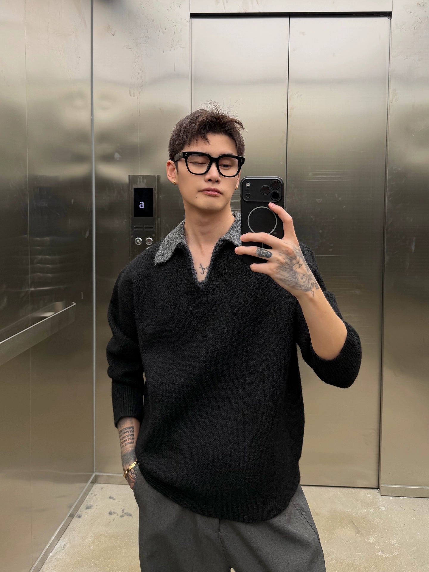 フェイクツーピースVネックニットセーター 