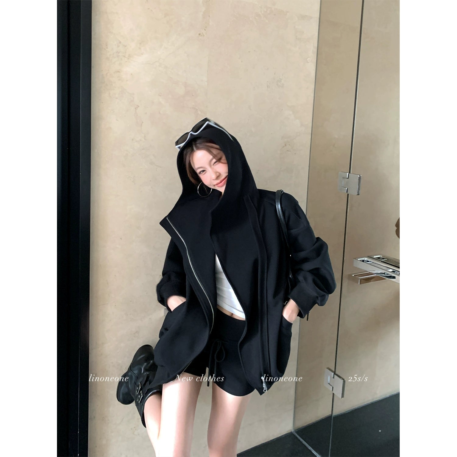 Conjunto de Moletom com Capuz de Veludo Solto e Shorts 