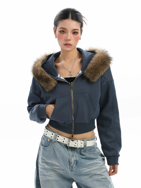 Jaqueta Cropped com Capuz de Pele Sintética Removível 